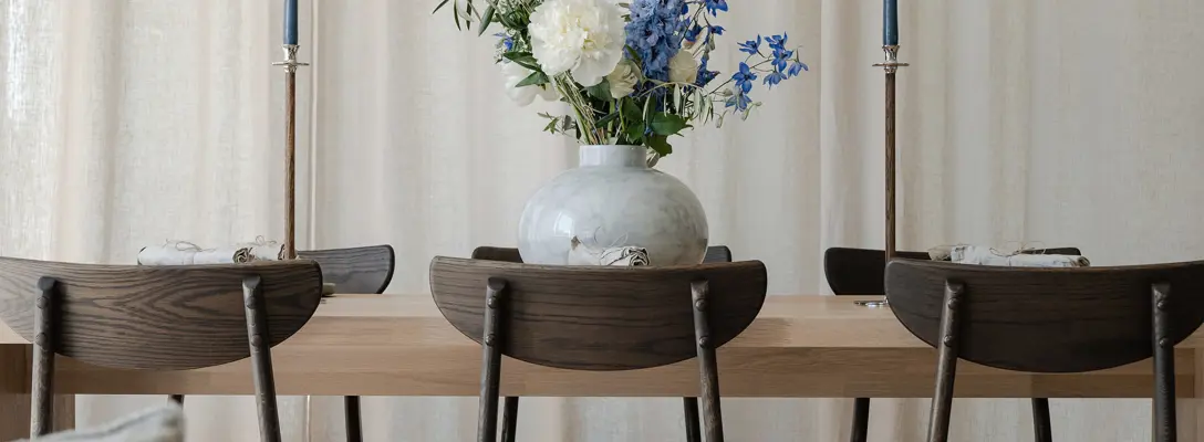 Emmet matbord Rodham stol.