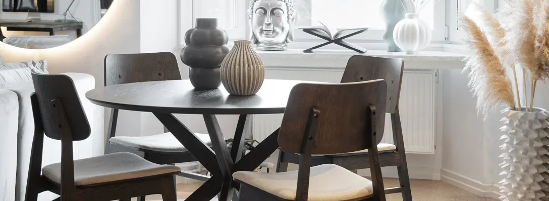 Calverton matbord Nagano stol brun.