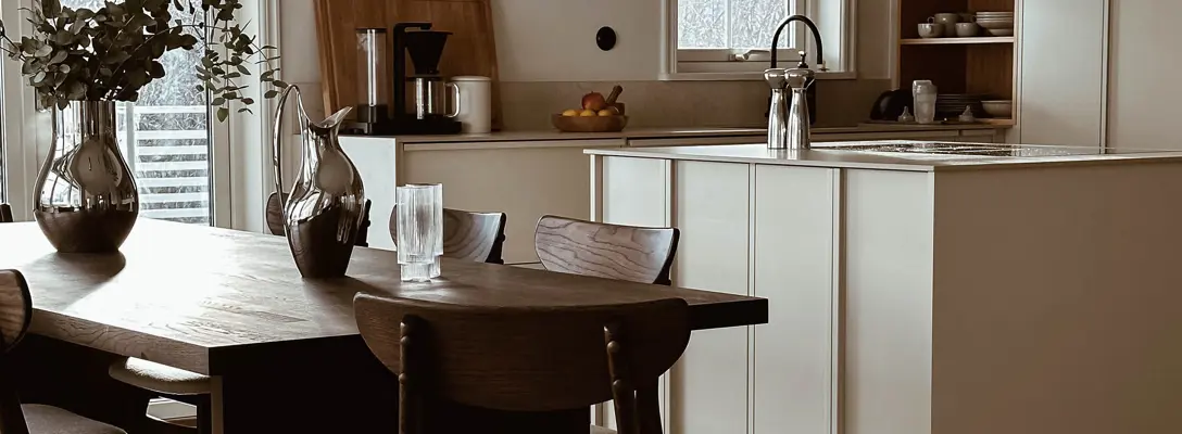 Rodham stol Emmett matbord Matilda Bjarsmyr.