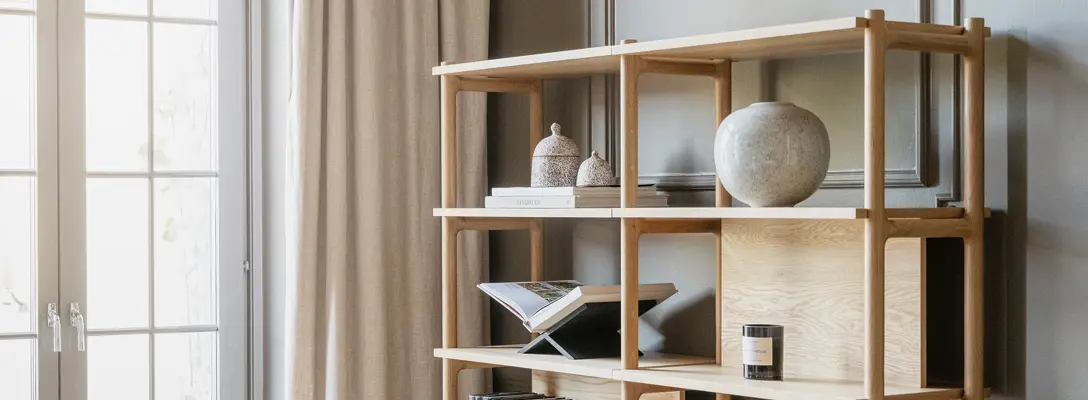 Holton bokhylla ek Louise Hjorth.