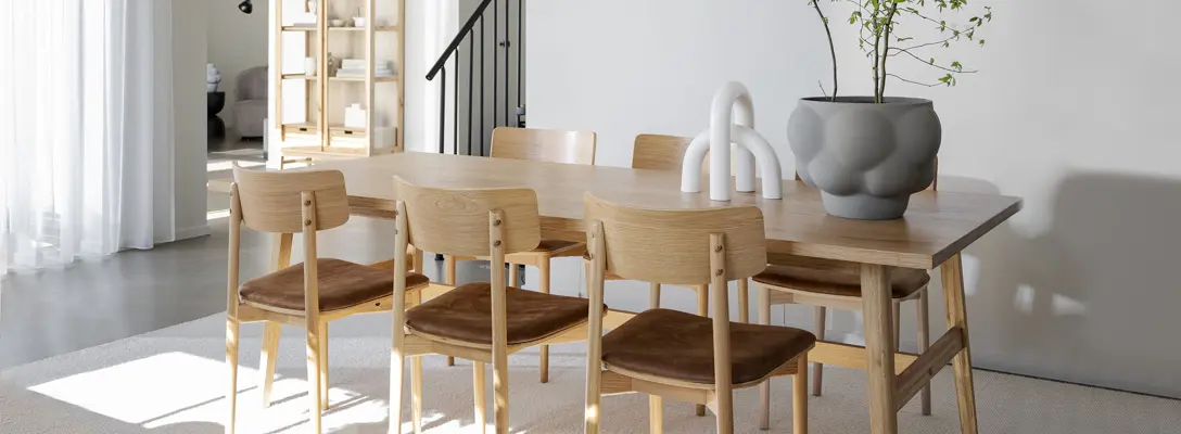 Plainfield matbord Wolcott stol.