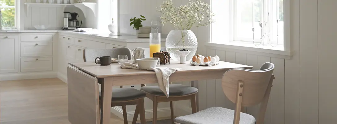 filippa klaffbord, kato stol whitewash.