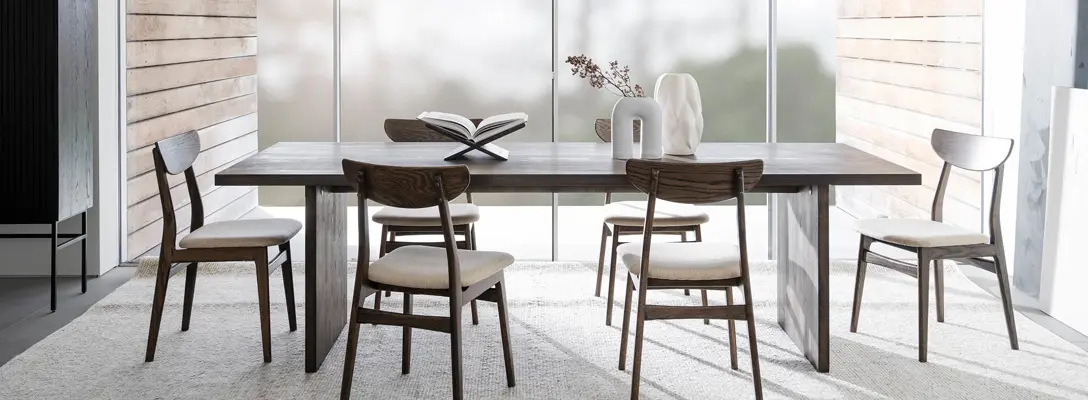 Emmet matbord brun Rodham stol brun.